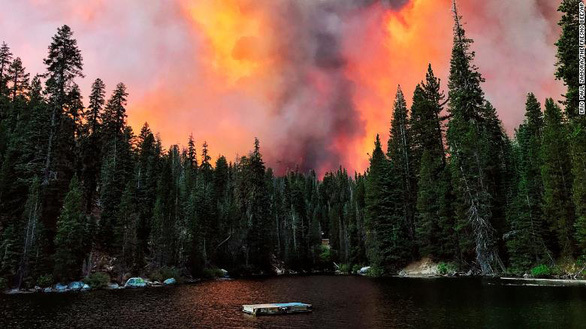 Cháy rừng khốc liệt ở California khiến hàng trăm người phải sơ tán trong đêm 
