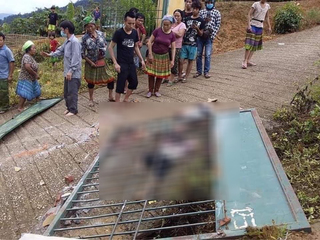 Lao Cai: Cổng trường sập đè 3 học sinh tử vong