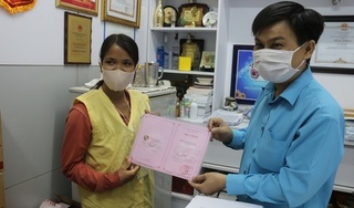 Người đàn ông bị rắn hổ mang chúa cắn tặng 80 triệu đồng cho bệnh nhân nghèo