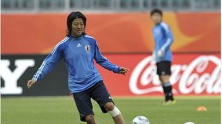 Cầu thủ nữ Nhật Bản đầu quân cho đội tuyển nam
