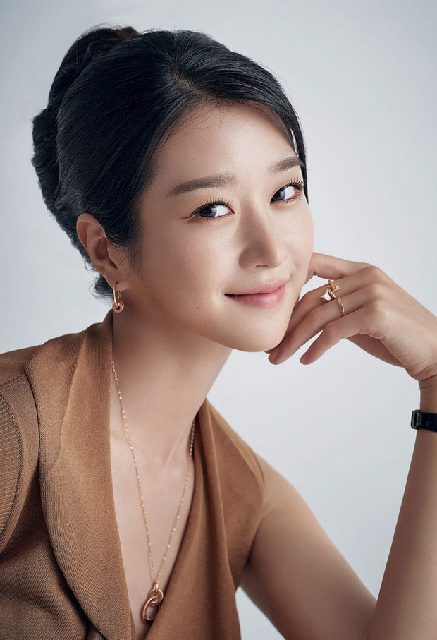 'Chị đẹp' Son Ye Jin vượt mặt Song Hye Kyo dẫn đầu BXH nữ diễn viên đẹp nhất Hàn Quốc 2020