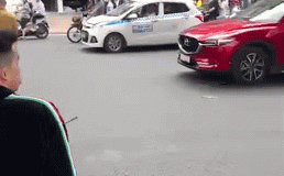 Quá khứ bất hảo của thiếu niên đập xe máy giữa phố sau tai nạn 