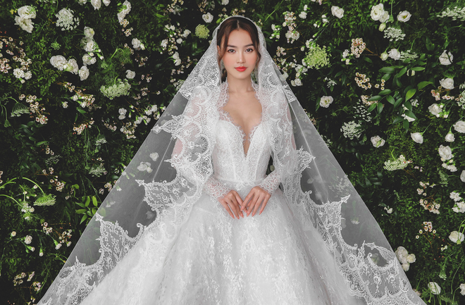 Xuýt xoa hậu trường chụp váy cưới của Ninh Dương Lan Ngọc