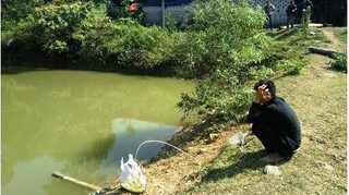 Đi câu cá, 2 nam sinh ở Nghệ An đuối nước dưới ao