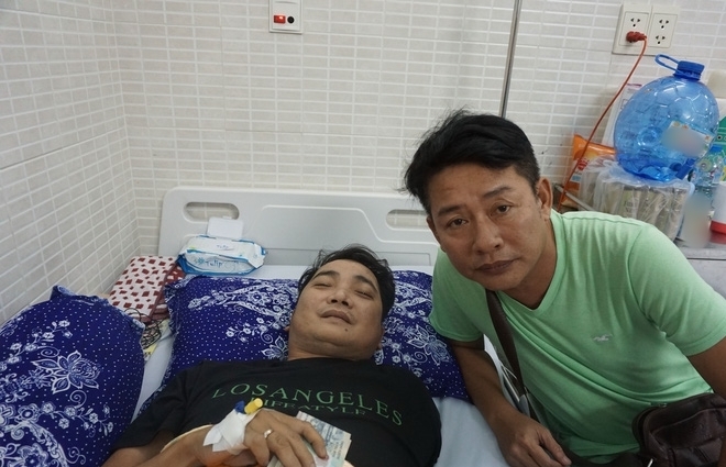 Sau tai nạn bị mất một cánh tay, ca sĩ Nhật Linh chật vật mưu sinh từng ngày