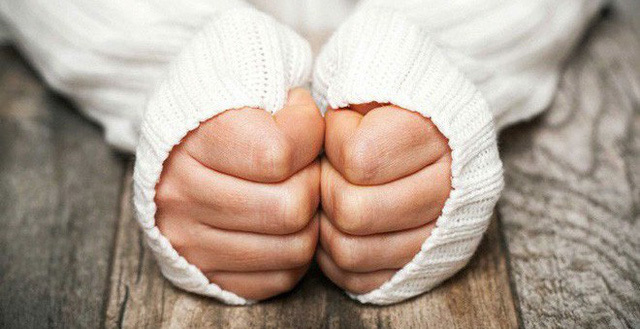 Bàn tay lạnh, dấu hiệu cảnh báo những căn bệnh nguy hiểm