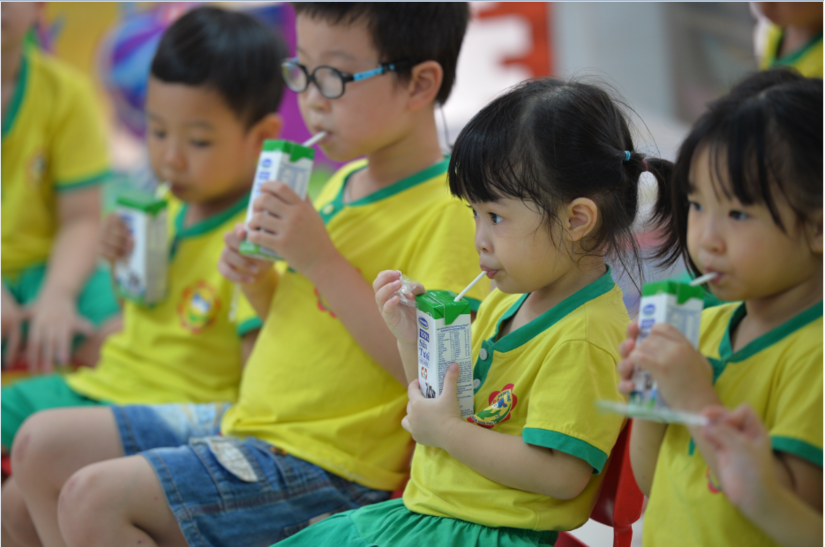 Bổ sung dinh dưỡng từ sữa học đường là cách an toàn