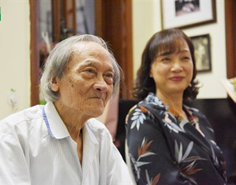 NSND Lê Khanh công khai nhắc chuyện bố ruột 84 tuổi có bạn gái