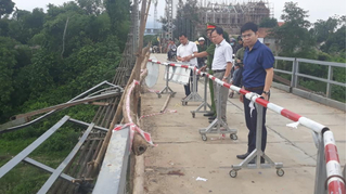 Vụ ô tô lao xuống sông khiến 5 người chết: Đề nghị xây cầu mới