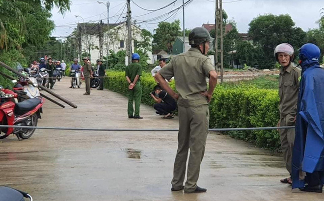 Nghi án con trai sát hại mẹ rồi tự đâm bụng mình ở Nghệ An