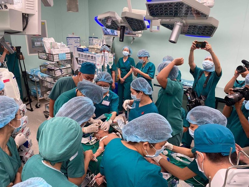 Xác lập Kỷ lục Việt Nam đối với ca phẫu thuật tách rời Trúc Nhi - Diệu Nhi