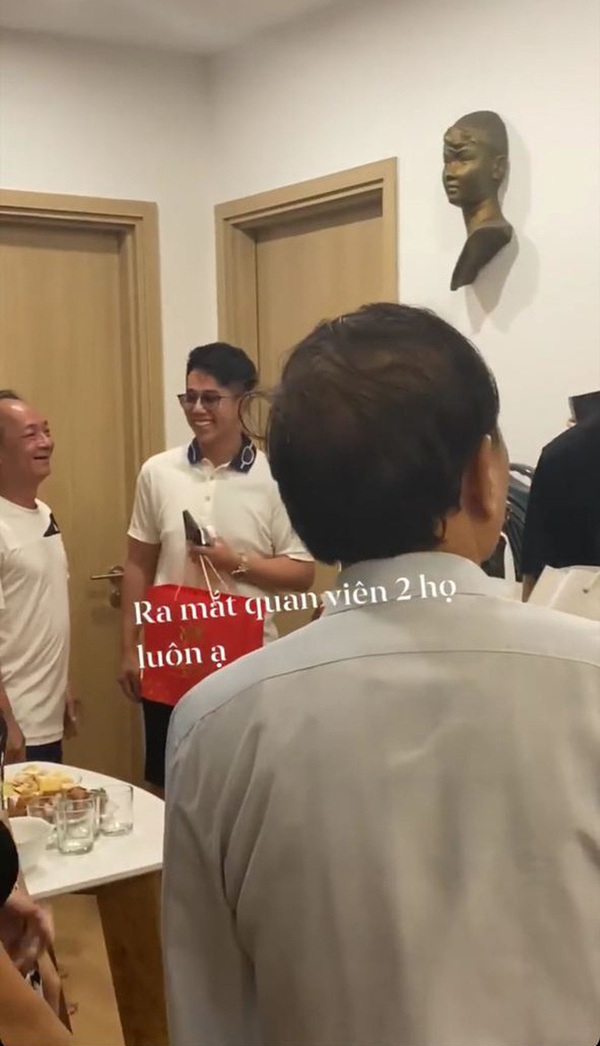 Mẹ Hương Giang lên tiếng giải oan giúp Matt Liu về món quà ra mắt