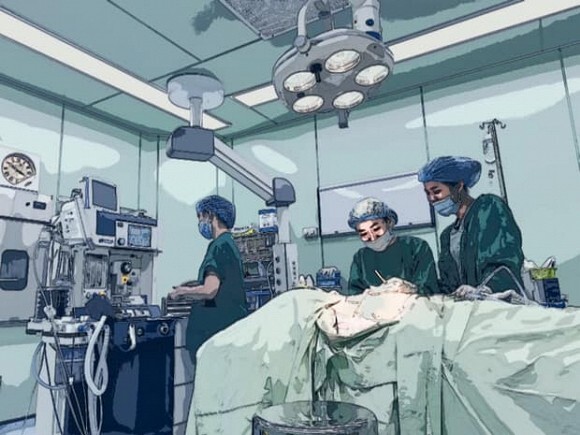 Miko Lan Trinh túc trực trong phòng mổ 2 tiếng chờ bạn trai phẫu thuật cắt ngực