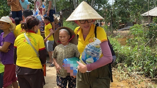 Trang Trần quyết tìm ra danh tính antifan mỉa mai việc từ thiện dù được van xin
