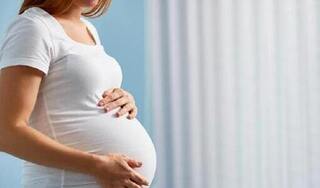 Hy hữu: Cô gái trẻ mang song thai, 1 trong tử cung và 1 ngoài tử cung