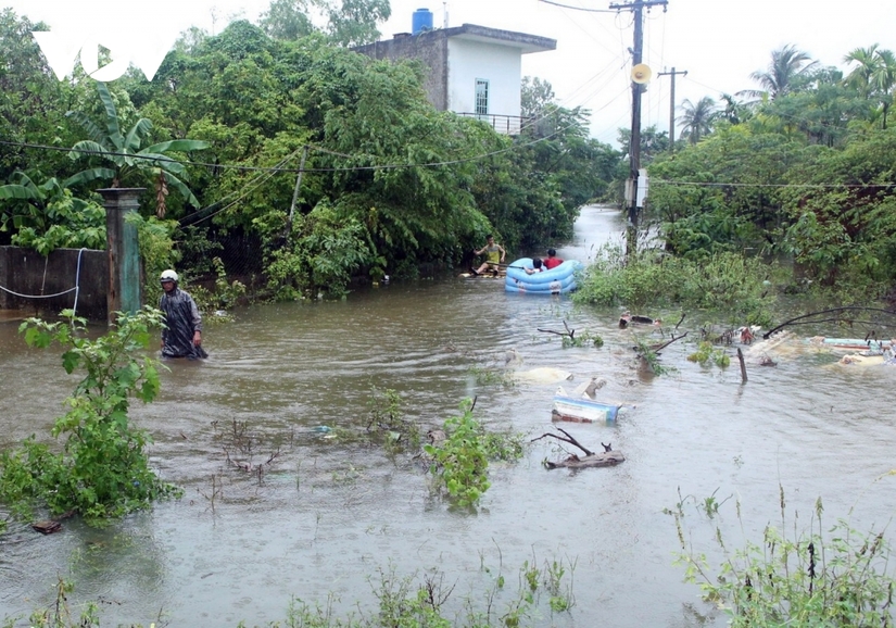 Hôm nay, học sinh Đà Nẵng và Thừa Thiên Huế nghỉ học do mưa bão