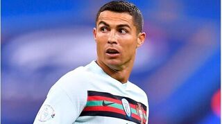 Ronaldo đáp trả cực gắt khi bị tố vi phạm quy định cách ly