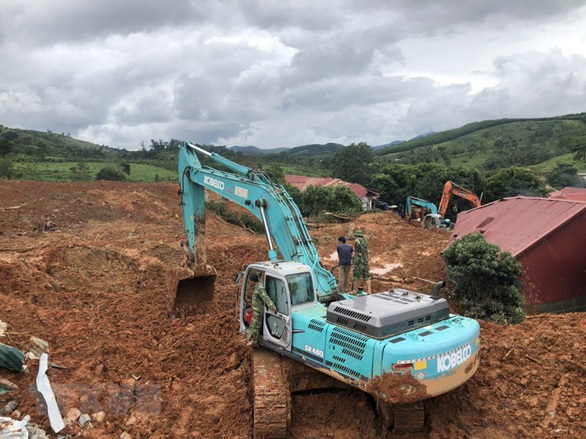 Tìm thấy 12 thi thể vụ sạt lở Đoàn 337 Quảng Trị, lệnh 2 trực thăng cứu nạn sẵn sàng