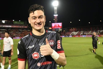 Đặng Văn Lâm ngợi ca Muangthong United  