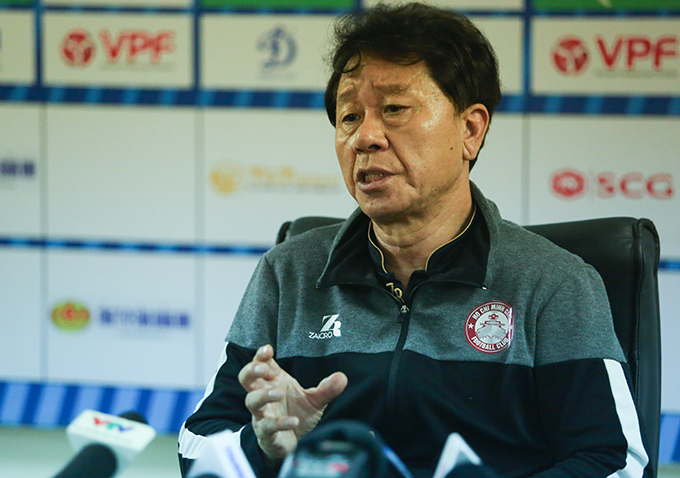 HLV Chung Hae Seong không phải người mua tiền đạo Costa Rica