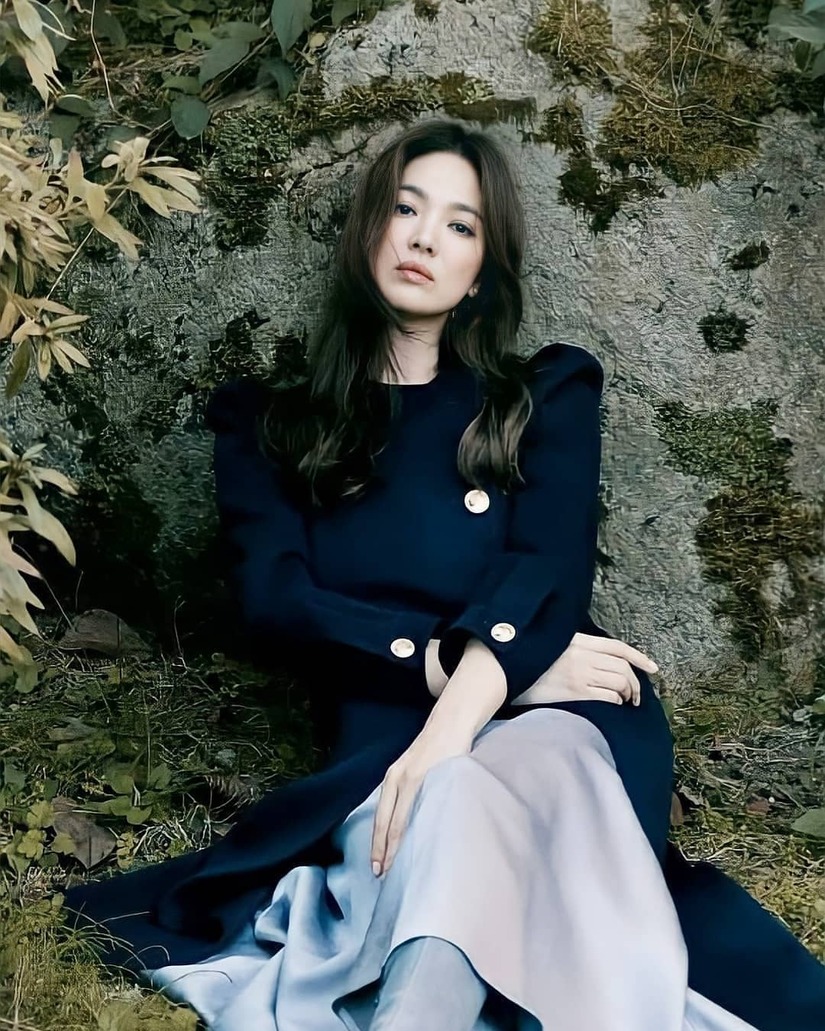Song Hye Kyo lộ dấu hiệu mệt mỏi trong bộ ảnh mới