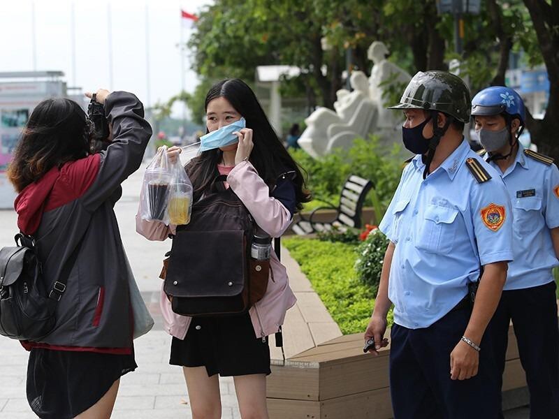 Hà Nội đề xuất 'phạt nguội' người không đeo khẩu trang nơi công cộng