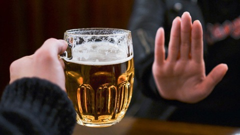 Uống nửa lít rượu mỗi ngày, người đàn ông suýt chết do sốc nhiễm khuẩn nặng
