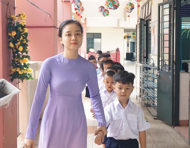 Ngày mai, học sinh toàn tỉnh Bình Định đi học lại sau bão số 12