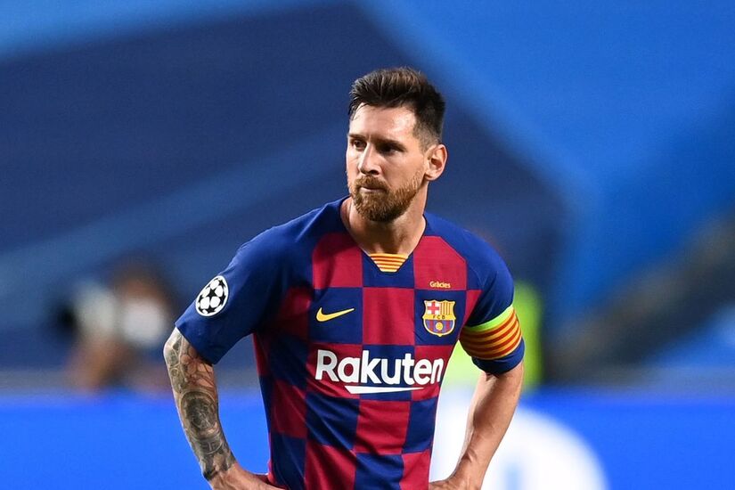 ‘Barcelona đang kìm hãm tài năng của Messi’