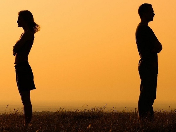 Chấp nhận ly hôn hay giữ lại cuộc hôn nhân tồi tệ?