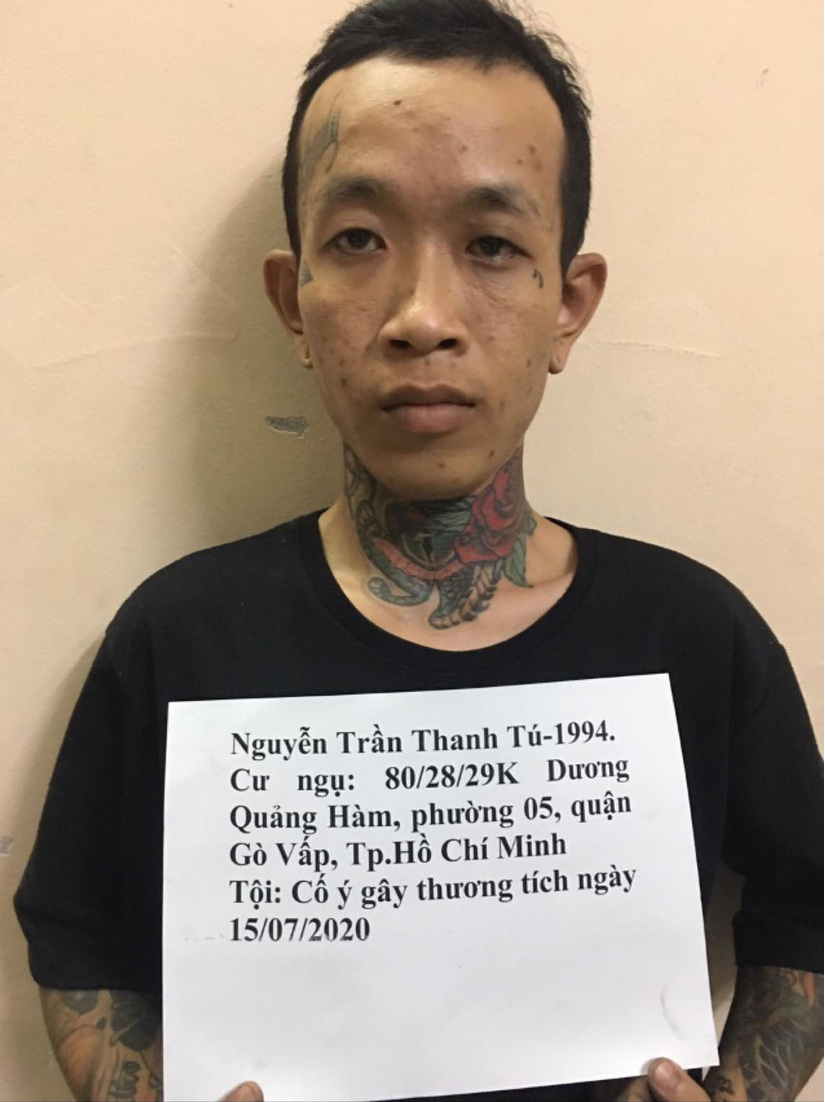 Gã thợ xăm đánh, chém người ở Sài Gòn