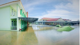 Mưa lớn do bão, hàng chục ngàn học sinh ở Hà Tĩnh tiếp tục nghỉ học