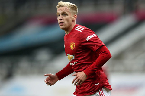 Van de Beek sẽ đóng vai trò chủ chốt ở MU