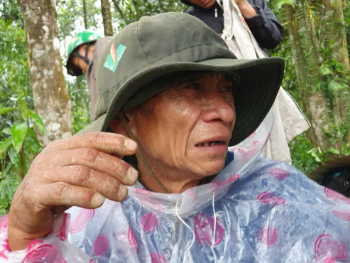 Nước mắt người Trà Leng: 'Cả nhà, 8 người thân của bố đã chết hết rồi'