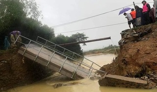 Nghệ An: Cầu đổ sập sau lũ, người dân thêm khốn khó