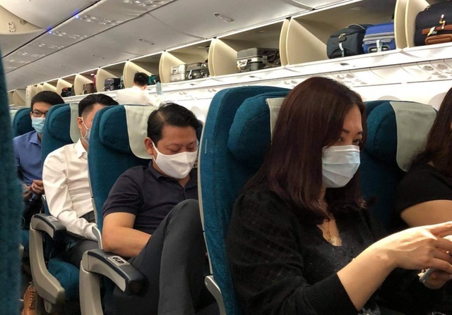 Máy bay Vietnam Airlines dừng cất cánh khẩn cấp vì nam hành khách đốt khăn giấy 