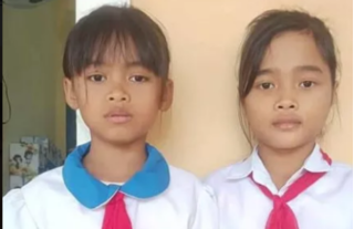 Nhặt được 5 triệu đồng trong chiếc áo cứu trợ lũ lụt, 2 học sinh nghèo ở Quảng Trị nhờ trường trả lại