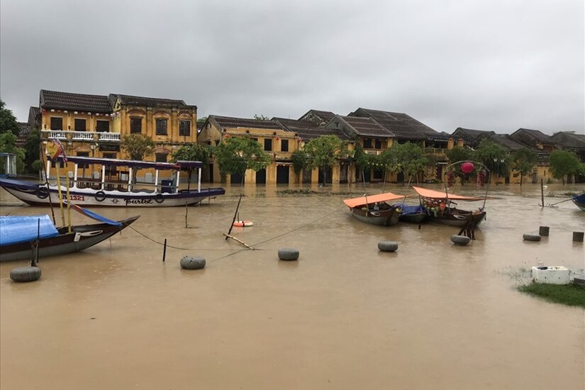 Quảng Nam khẩn trương di dời dân ở vùng nguy hiểm để ứng phó bão số 10