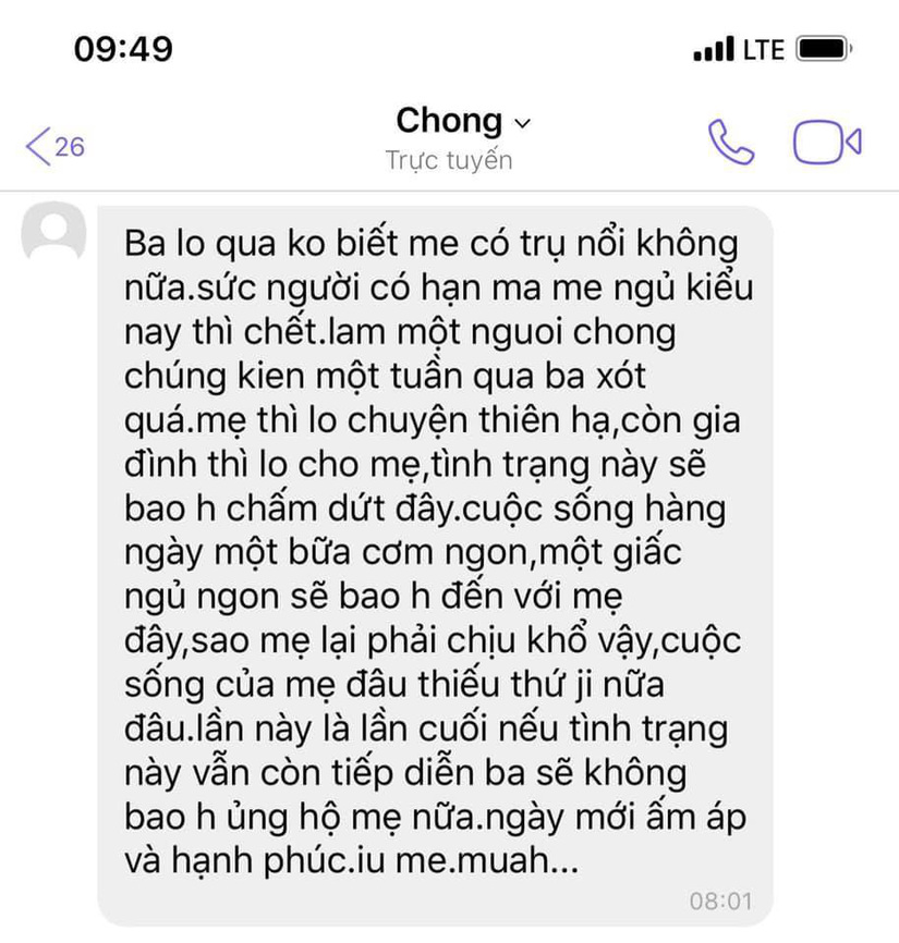 Lộ ảnh Thủy Tiên phờ phạc sau chuỗi ngày miệt mài cứu trợ người dân vùng lũ