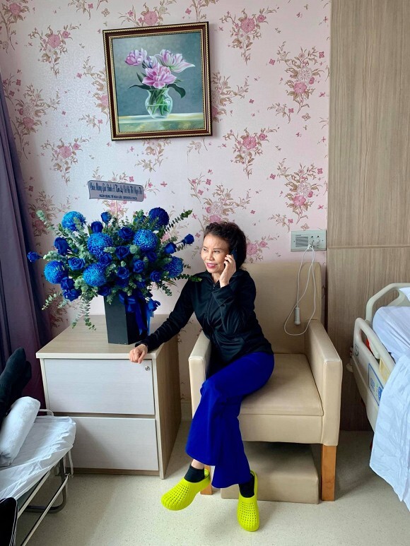 Mẹ Hà Hồ hé lộ không gian phòng sinh cực sang chảnh của con gái 