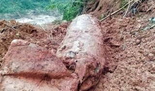 Phát hiện bom nổ chậm, cấm toàn bộ phương tiện qua lại quốc lộ 9B