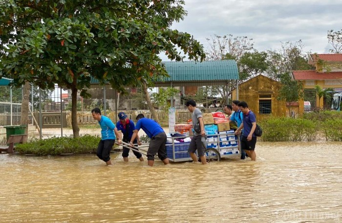 Thêm nhiều quốc gia viện trợ Việt Nam khắc phục hậu quả bão lụt miền Trung