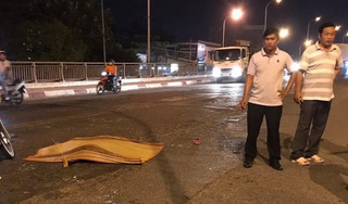 Va chạm với xe đầu kéo, hai bà cháu tử vong thương tâm