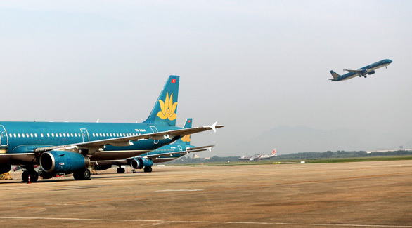 Một máy bay từ Đà Nẵng đến Hà Nội bị vỡ đèn dẫn đường vì va phải chim