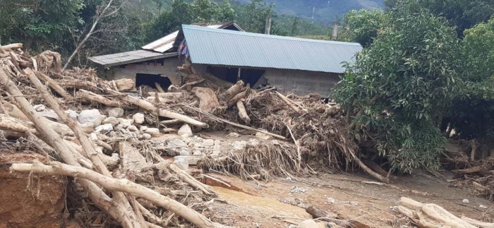 Núi Ta Bang xuất hiện vết nứt lớn, Quảng Trị di dời khẩn cấp