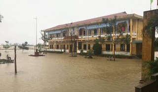 Thừa Thiên Huế khẩn cấp cho học sinh nghỉ học để ứng phó mưa lũ