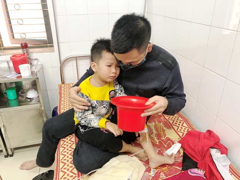 Nhiều học sinh mầm non ở Hà Tĩnh nhập viện sau bữa ăn phụ