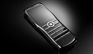 Điện thoại Vertu phiên bản mới, pin dùng gần tuần, giá ngót trăm triệu