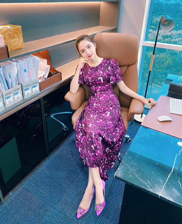 Hương Giang trở lại công việc với hình ảnh gầy gò, Hoà Minzy liền có động thái gây chú ý