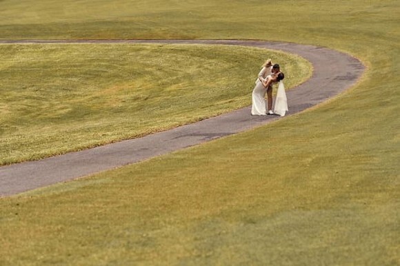 Mê mẩn bộ ảnh cưới mang phong cách sân golf của MC Thu Hoài